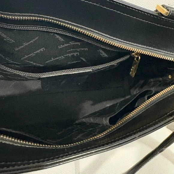 Salvatore Ferragamo Gancini Buckle Tote (Black) Leather Bag - Picture 5 of 9